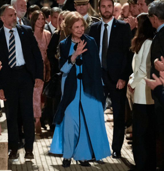 Royal Style - C.Rexing towards summer with hopes for happy days ahead