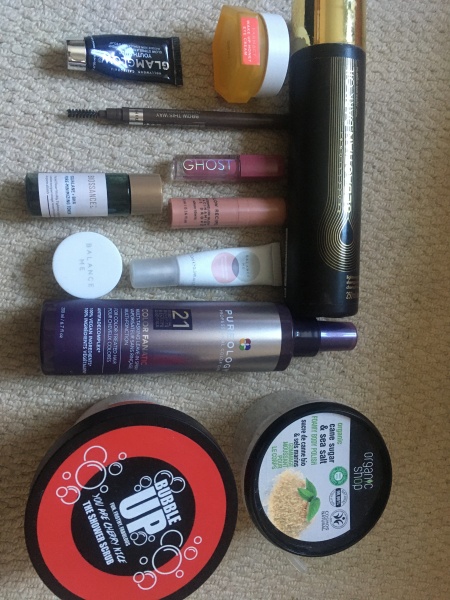 Feel the temptation to indulge in beauty treats? Is your collection overflowing with treasures? Come unite with fellow beauty enthusiasts in this lovely group!