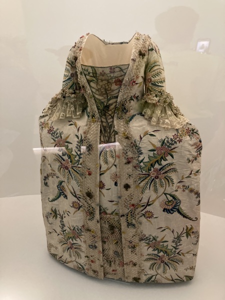 Royal Style - C.Rexing towards summer with hopes for happy days ahead