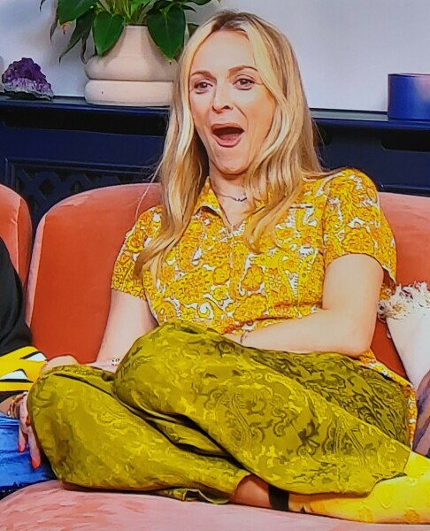 Help me find this top please