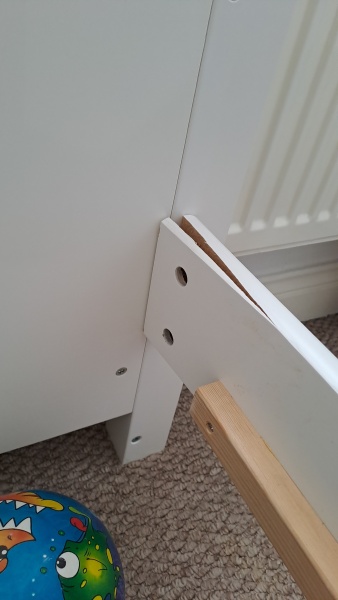 Broken bed by fat mummy