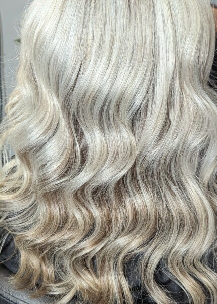 Hairdressers for the love of god please can someone help