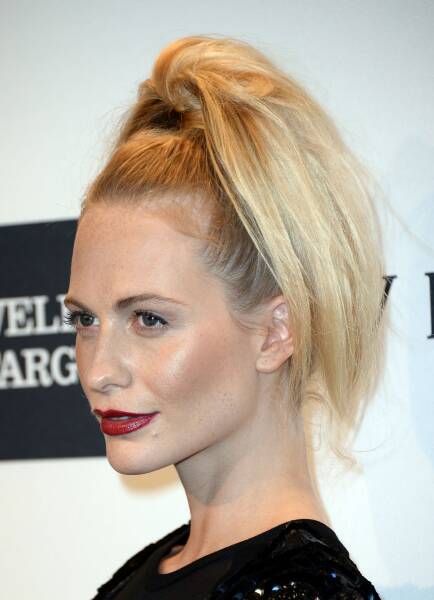to wonder if a high ponytail sends a message I'm unaware of?