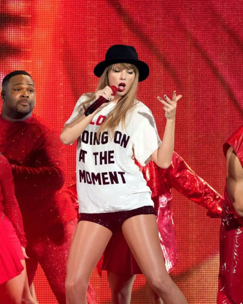 What do I wear to Taylor Swift - daughter just vetoed my outfit!