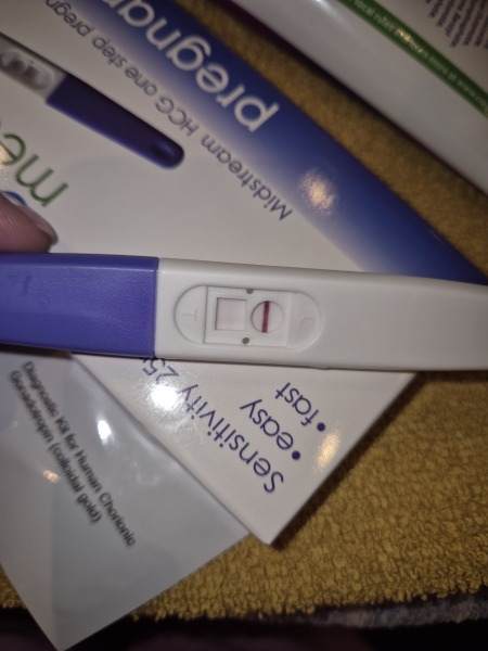Can you get a negative at 12Dpo then go on to be pregnant ?