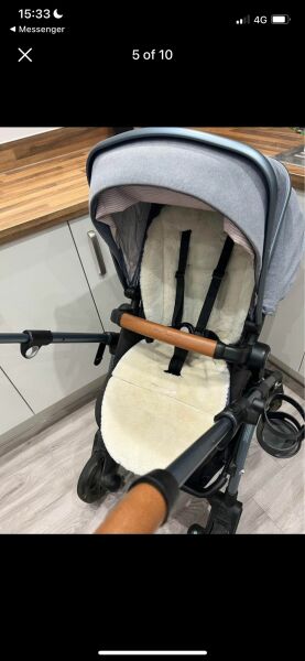 Can someone help me identify this Silver Cross Pram please?