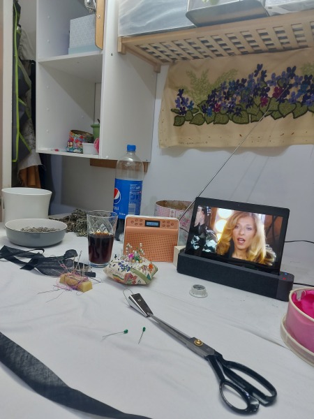 Does anyone use a projector for cutting patterns?