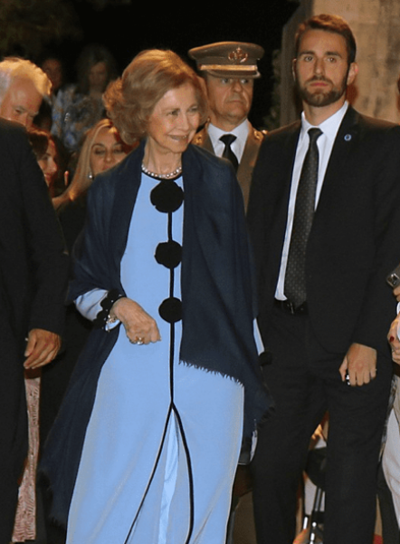 Royal Style - C.Rexing towards summer with hopes for happy days ahead