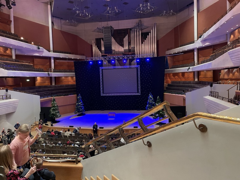 Theatres should stop selling shitty view seats