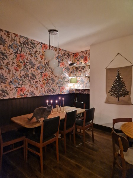 Decorated table vs serving dishes of food - what do you do?
