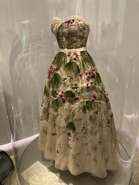 Royal Style - C.Rexing towards summer with hopes for happy days ahead