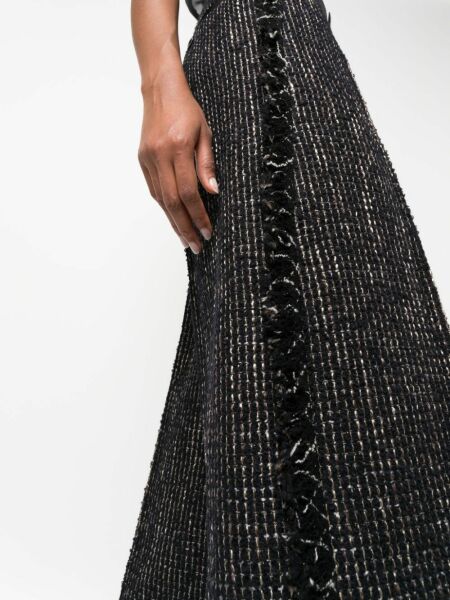 Les Parisiennes des Mamanset: On the Advent of Newness