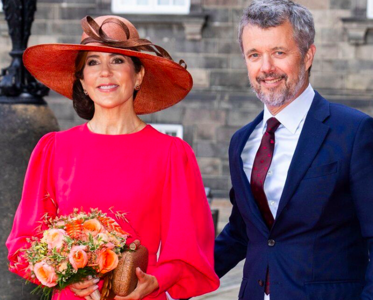 Royal Style - C.Rexing towards summer with hopes for happy days ahead