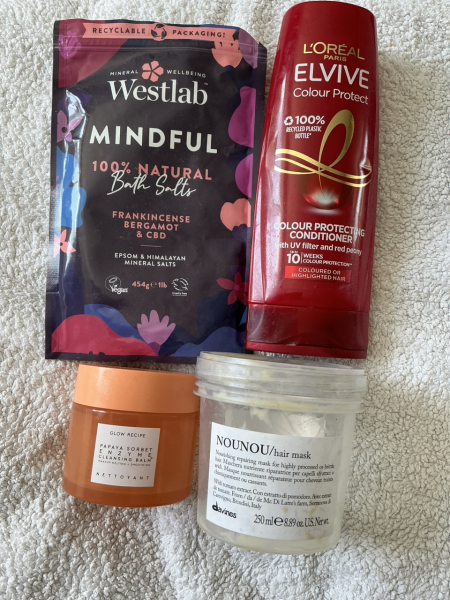 Feel the temptation to indulge in beauty treats? Is your collection overflowing with treasures? Come unite with fellow beauty enthusiasts in this lovely group!