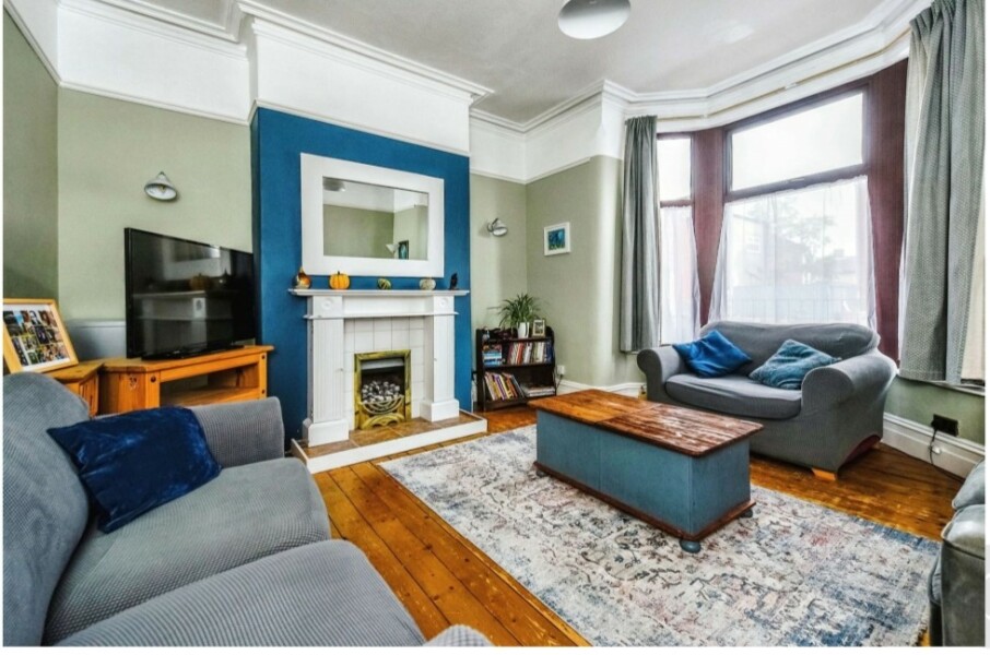 Wall colour for high ceiling Victorian house?