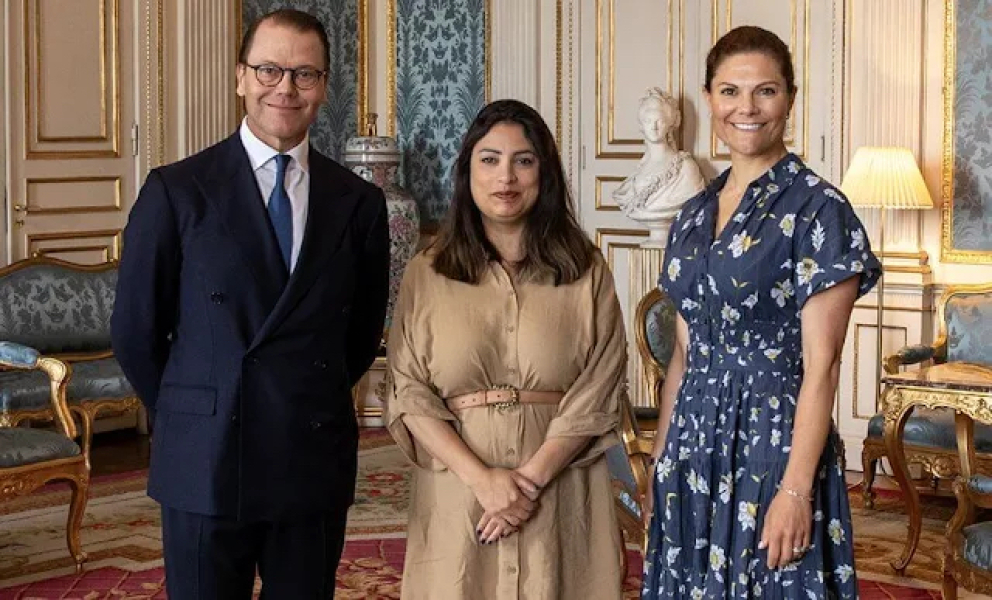 Royal Style - C.Rexing towards summer with hopes for happy days ahead