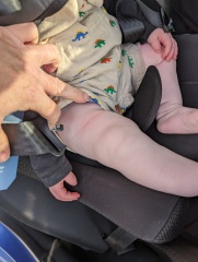 Axkid car seat and not fitting