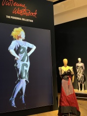 Les Parisiennes des Mamanset: On the Advent of Newness