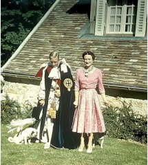 I’ve always wondered about this photograph…
