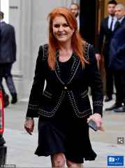 Royal Style - C.Rexing towards summer with hopes for happy days ahead