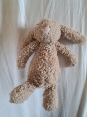 Can Jellycat soft toys be fluffed up again?