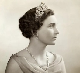 Unusual, unseen or interesting royal photos