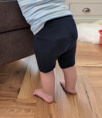 15 months old - nursery observation of feet