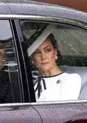 Royal Style - C.Rexing towards summer with hopes for happy days ahead