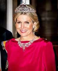 Royal Style - C.Rexing towards summer with hopes for happy days ahead