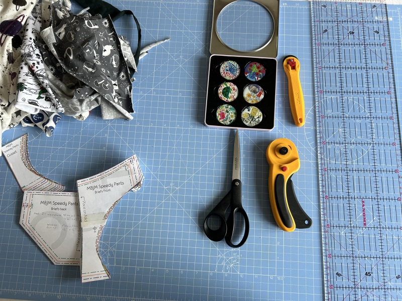 Stitch and bitch thread #9. I have pressing concerns