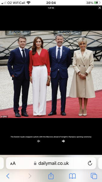 Royal Style: Diamonds are a Queen's best friend..