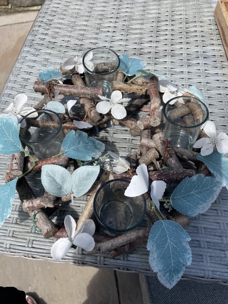 Outside table centre piece ?
