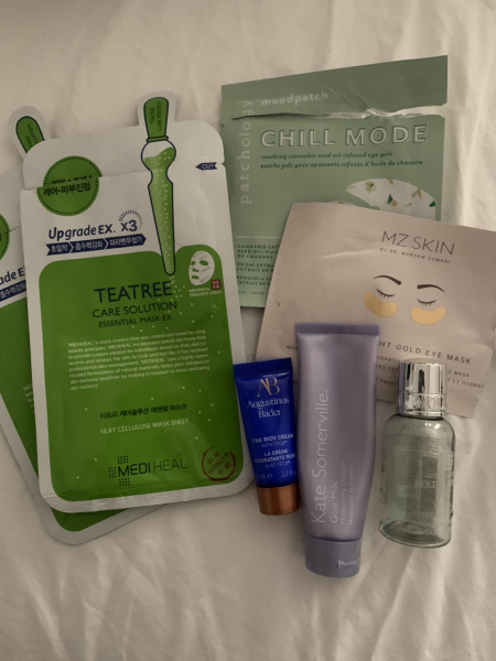 Feel the temptation to indulge in beauty treats? Is your collection overflowing with treasures? Come unite with fellow beauty enthusiasts in this lovely group!