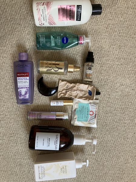 Feel the temptation to indulge in beauty treats? Is your collection overflowing with treasures? Come unite with fellow beauty enthusiasts in this lovely group!