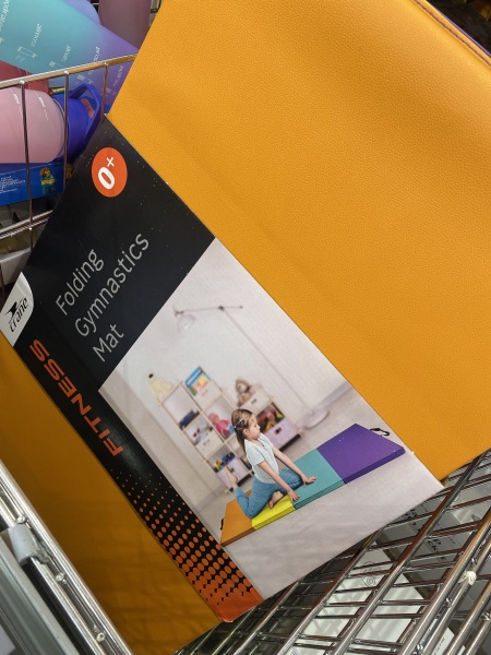 Foldable gymnastics mat