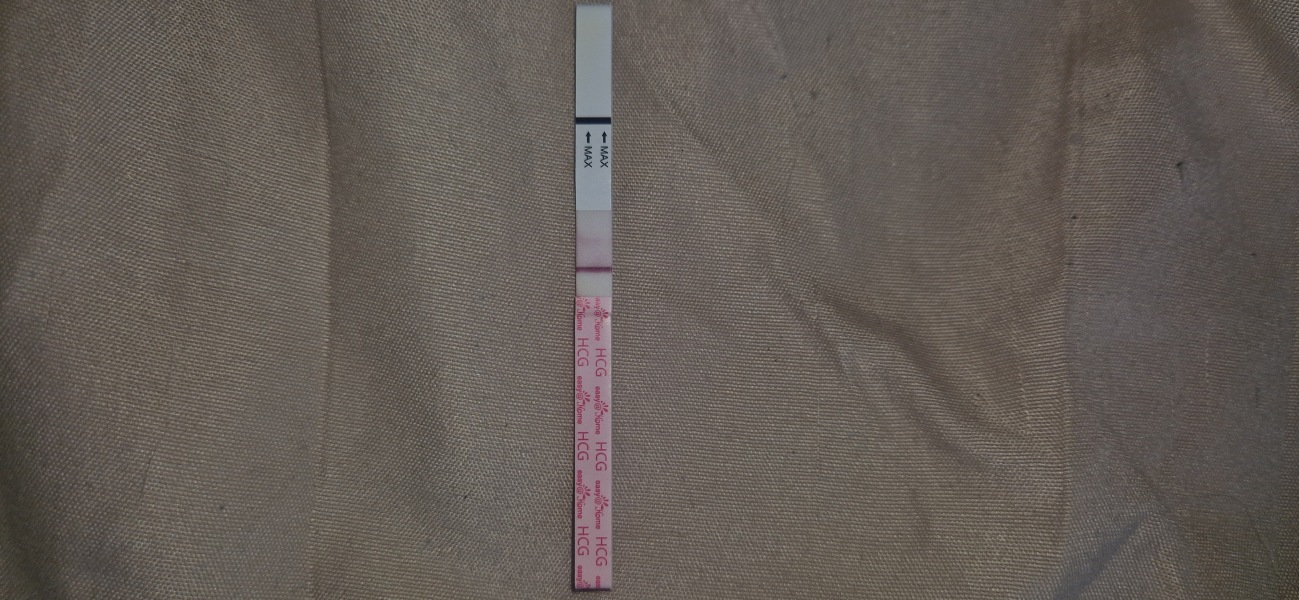 Can anyone else see a faint line?