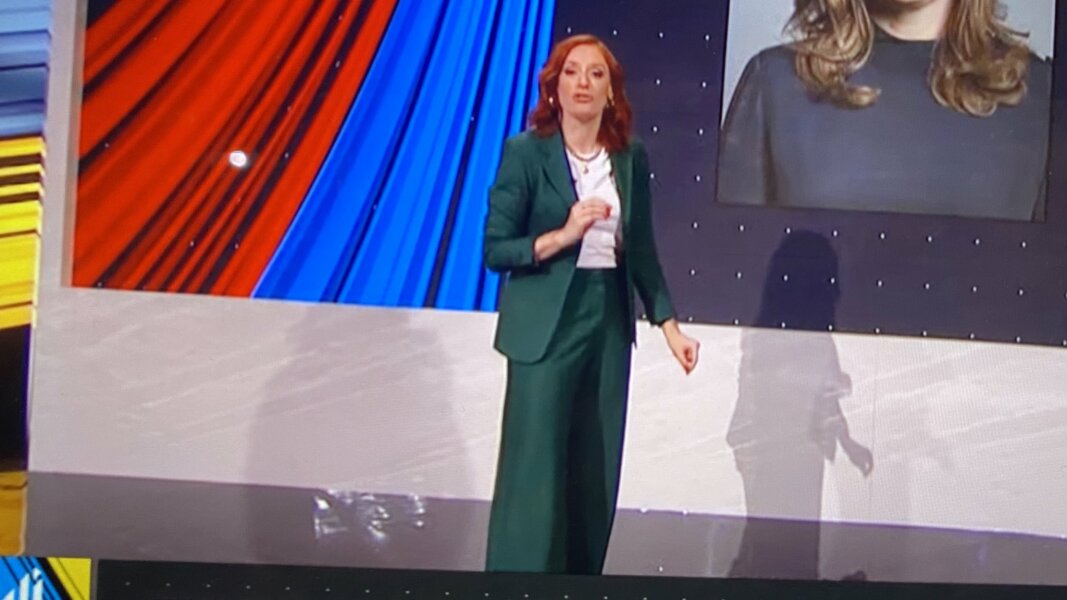 Hannah Fry's green suit on the election coverage