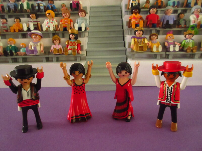 It's time for the Olympic Games for the Playmobil people in our house...