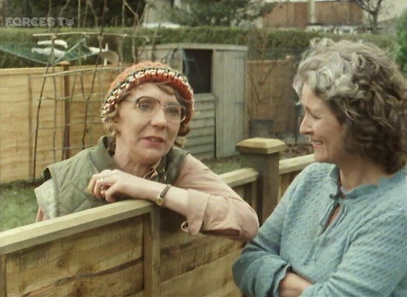 Which minor British comedy actress am I thinking of?