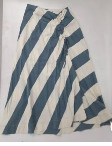 What top to wear with this skirt?