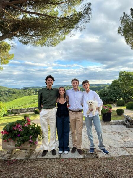 Royal Style: Diamonds are a Queen's best friend..