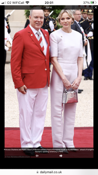 Royal Style: Diamonds are a Queen's best friend..