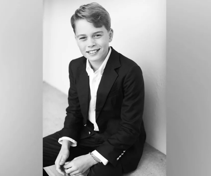 Royal Style: Diamonds are a Queen's best friend..