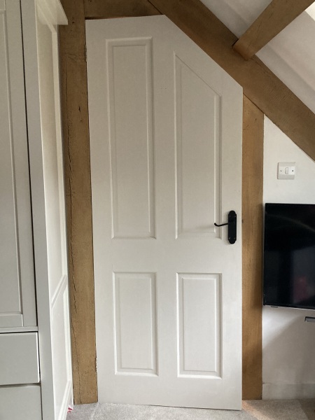 Hanging/painting an internal door