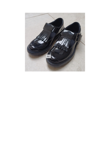 Office shoes that my feet won't walk out of / that won't blister my Ehlers-Danlos skin