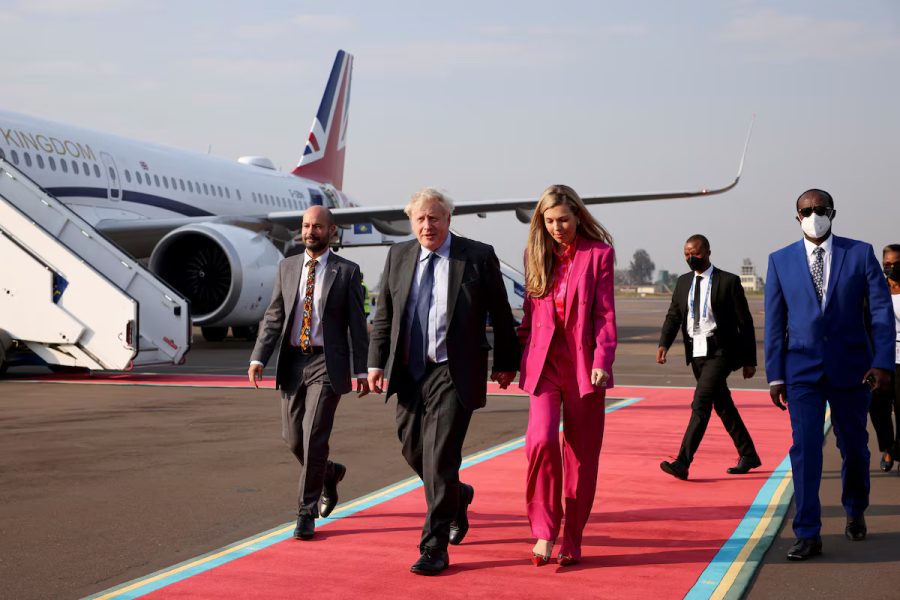 To wish Sir Keir and his wife would not hold hands when working