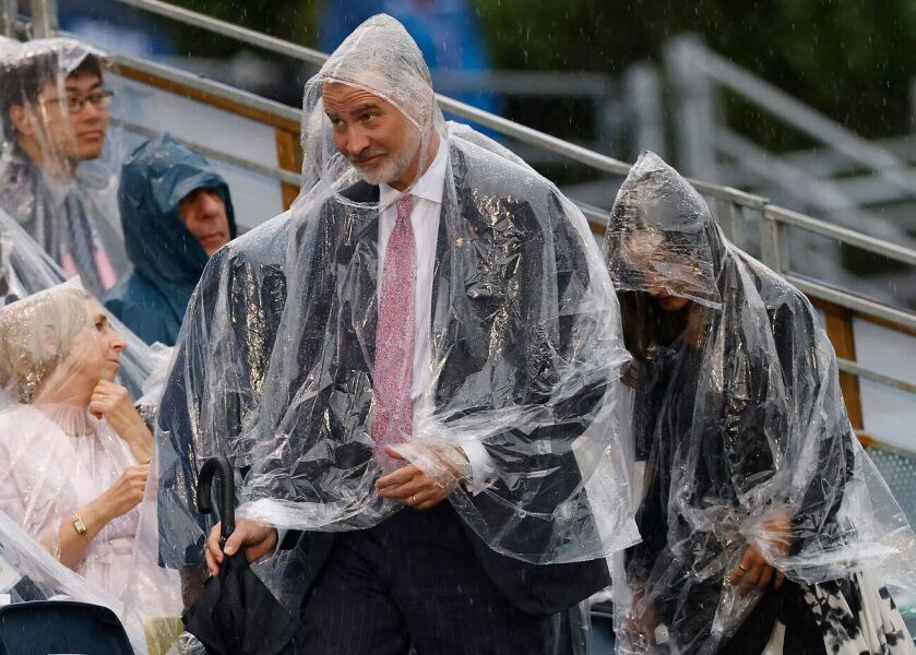 Royal Style: Diamonds are a Queen's best friend..