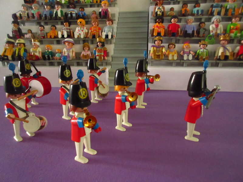 It's time for the Olympic Games for the Playmobil people in our house...