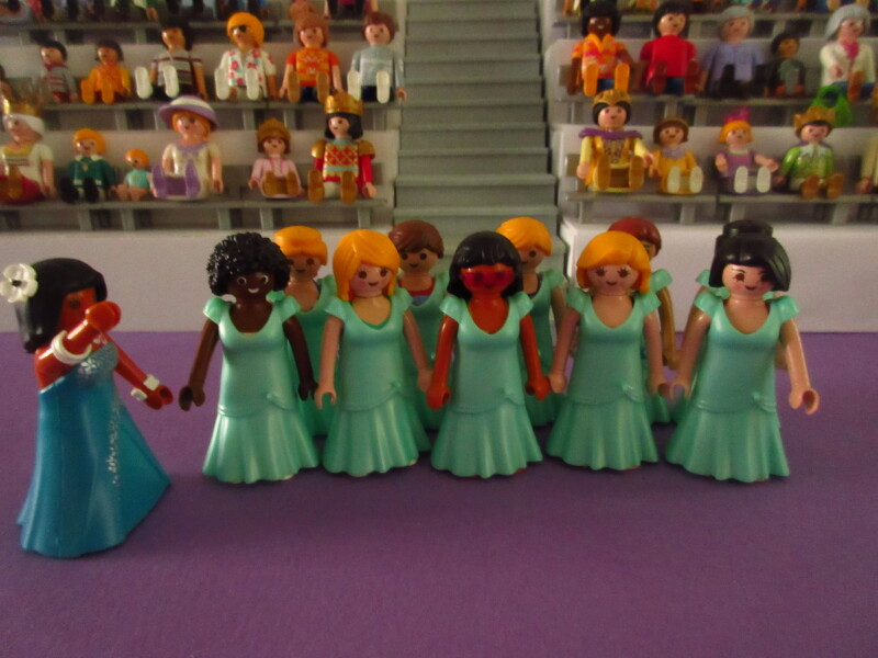 It's time for the Olympic Games for the Playmobil people in our house...