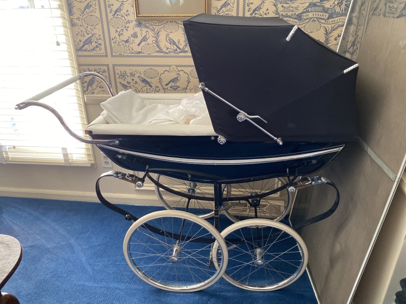 What kind of silver cross?